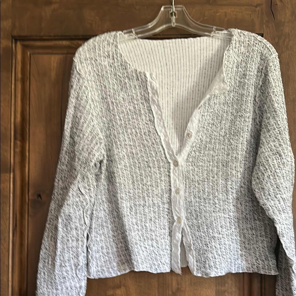 Cut loose gray/white textured cardigan